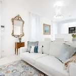 Dimora Elegante Con Esclusivo Giardino Privato *