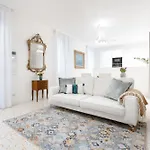Dimora Elegante Con Esclusivo Giardino Privato *