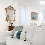 Dimora Elegante Con Esclusivo Giardino Privato *