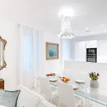Dimora Elegante Con Esclusivo Giardino Privato