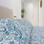 Dimora Elegante Con Esclusivo Giardino Privato