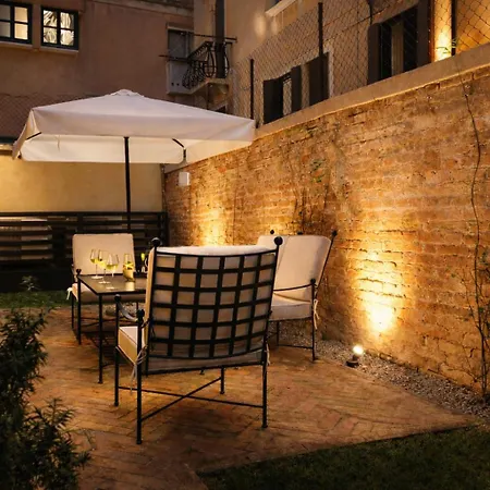 Dimora Elegante Con Esclusivo Giardino Privato Apartment