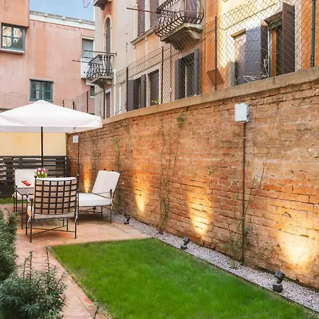 Διαμέρισμα Dimora Elegante Con Esclusivo Giardino Privato Βενετία