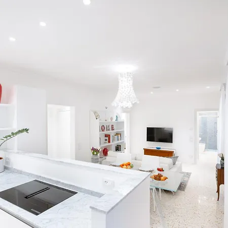 Dimora Elegante Con Esclusivo Giardino Privato *