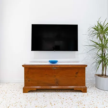 Dimora Elegante Con Esclusivo Giardino Privato