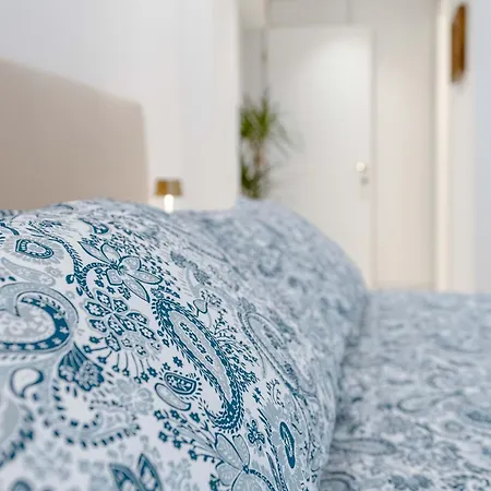 Dimora Elegante Con Esclusivo Giardino Privato
