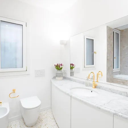 Apartment Dimora Elegante Con Esclusivo Giardino Privato