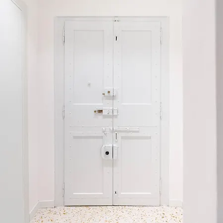 Dimora Elegante Con Esclusivo Giardino Privato *
