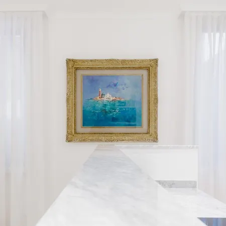 Dimora Elegante Con Esclusivo Giardino Privato *