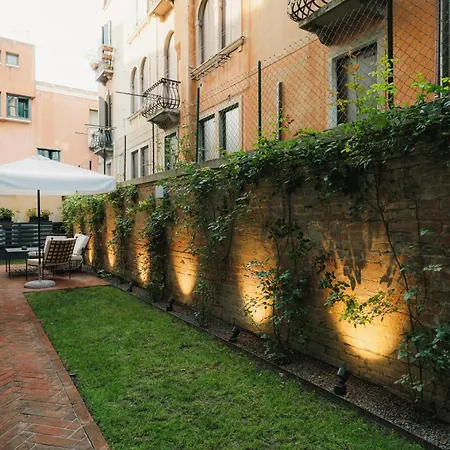Apartament Dimora Elegante Con Esclusivo Giardino Privato