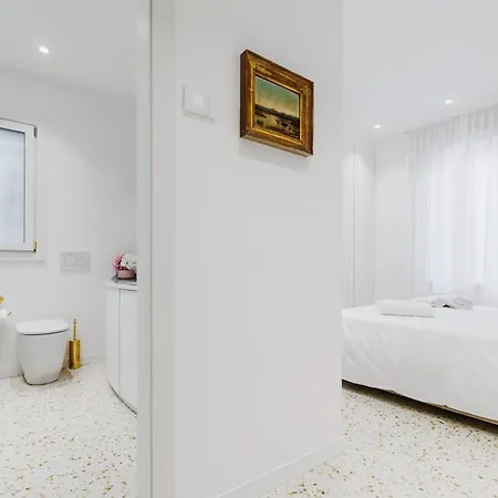 Apartment Dimora Elegante Con Esclusivo Giardino Privato