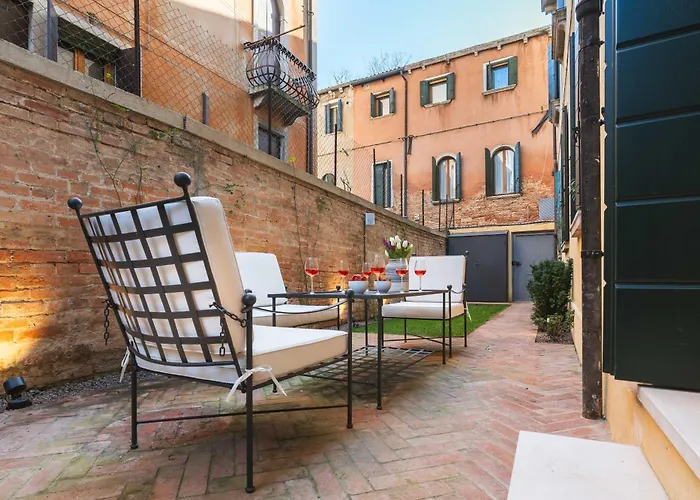 Dimora Elegante Con Esclusivo Giardino Privato Βενετία