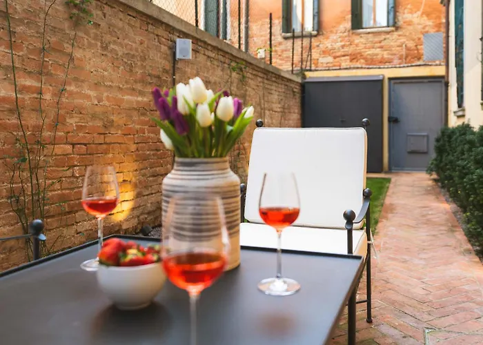 Διαμέρισμα Dimora Elegante Con Esclusivo Giardino Privato Βενετία