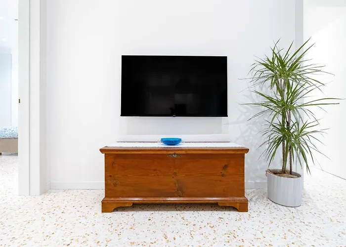 Dimora Elegante Con Esclusivo Giardino Privato