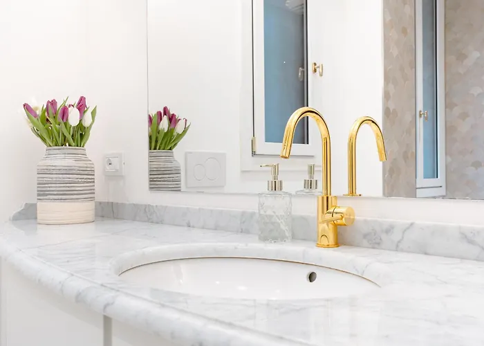 Dimora Elegante Con Esclusivo Giardino Privato Διαμέρισμα *