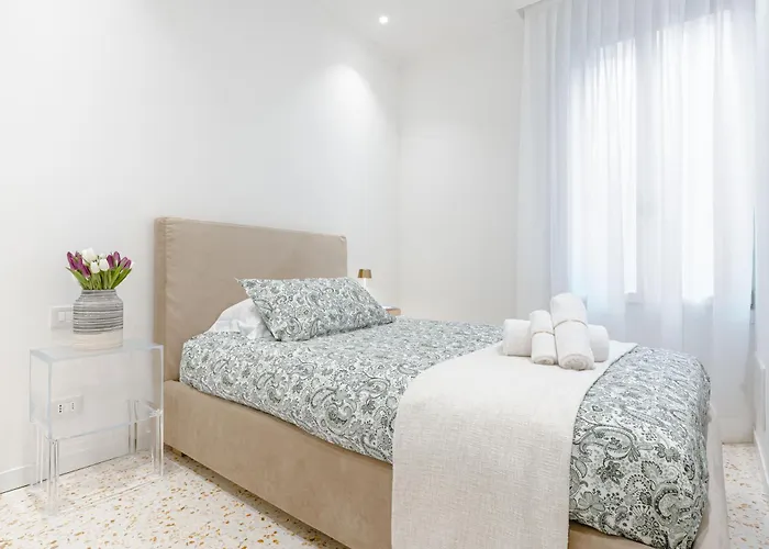 Διαμέρισμα Dimora Elegante Con Esclusivo Giardino Privato