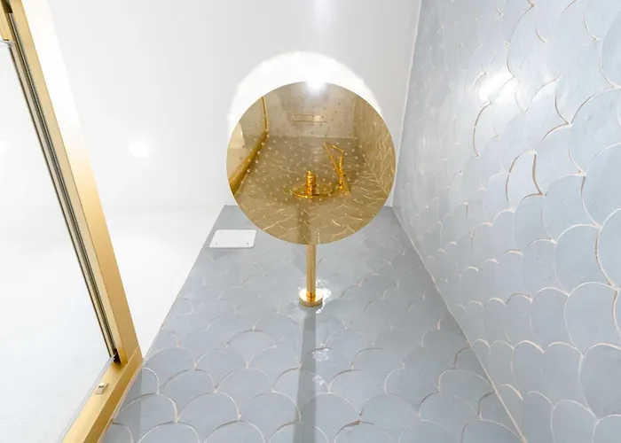 Dimora Elegante Con Esclusivo Giardino Privato