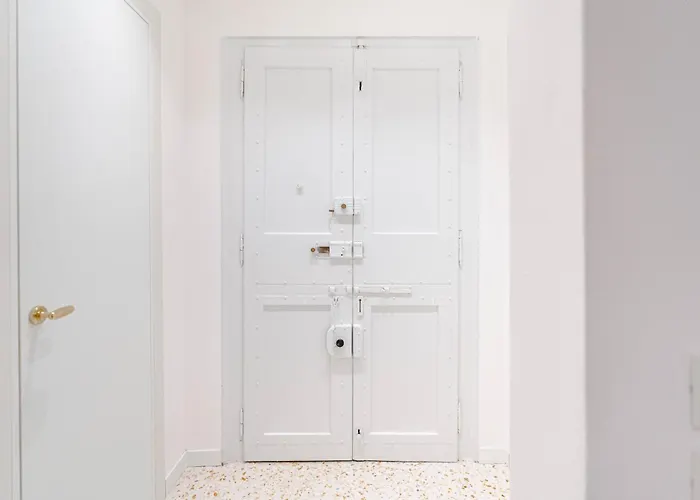 Dimora Elegante Con Esclusivo Giardino Privato *